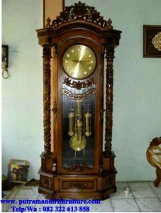 lemari jam hias klasik