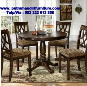 set kursi makan minimalis klasik