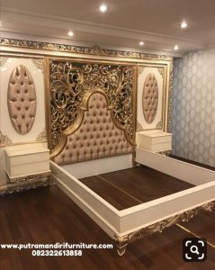 tempat tidur royal monarchi