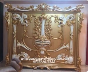 Lemari Pakaian Carving Luxury