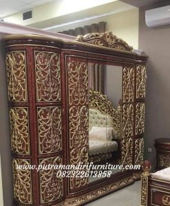 Lemari Pakaian Ukir Javanese