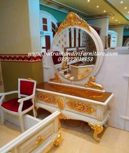 Set Meja Rias Ukir Moderno