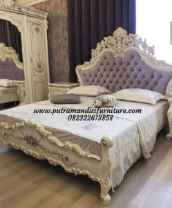 Set Tempat Tidur Ukir Venician