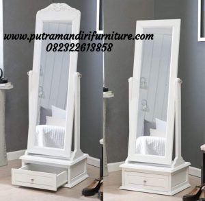 Pigura Cermin Berdiri Minimalis