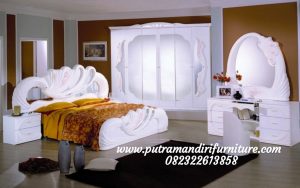 set kamar tidur ukiran putih