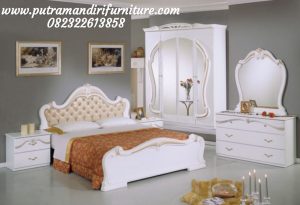 Set Tempat Tidur Eropa Glamor