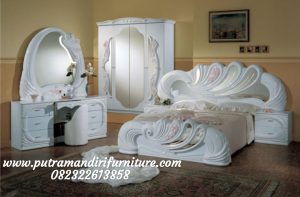 Tempat Tidur Ukir Mewah