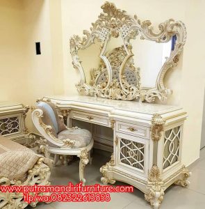 Meja Rias Mewah Ukir Silver