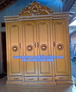 Lemari Pakaian Ukir 4 Pintu