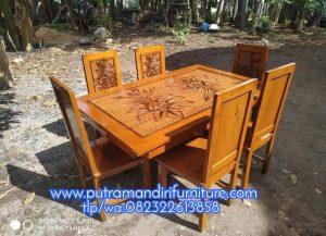 Kursi Makan Minimalis Bunga