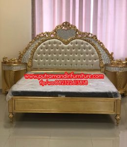 Set Kamar Tidur Klasik Santana