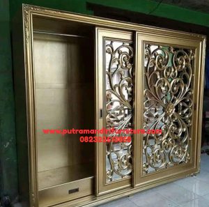 Lemari Gantungan Baju Slading Ukiran