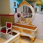 Set Meja Rias Ukir Monica