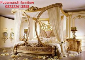 Tempat Tidur Ukir Kelambu Mewah