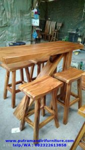 Kursi Makan Cafe Retro Terbaru