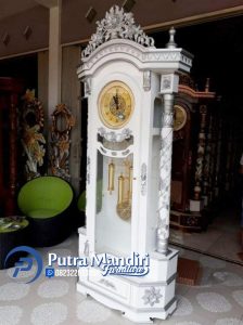 Model Lemari Jam Mewah Putih Duco Klasik Jepara